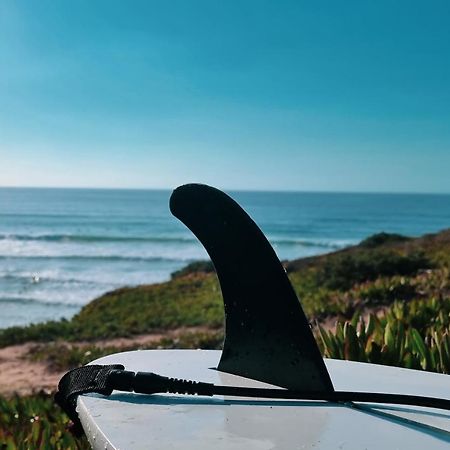ホテル Tika Surf Camp Ericeira Carvoeira エクステリア 写真