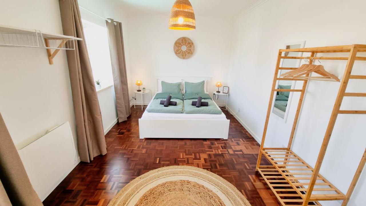 ホテル Tika Surf Camp Ericeira Carvoeira エクステリア 写真