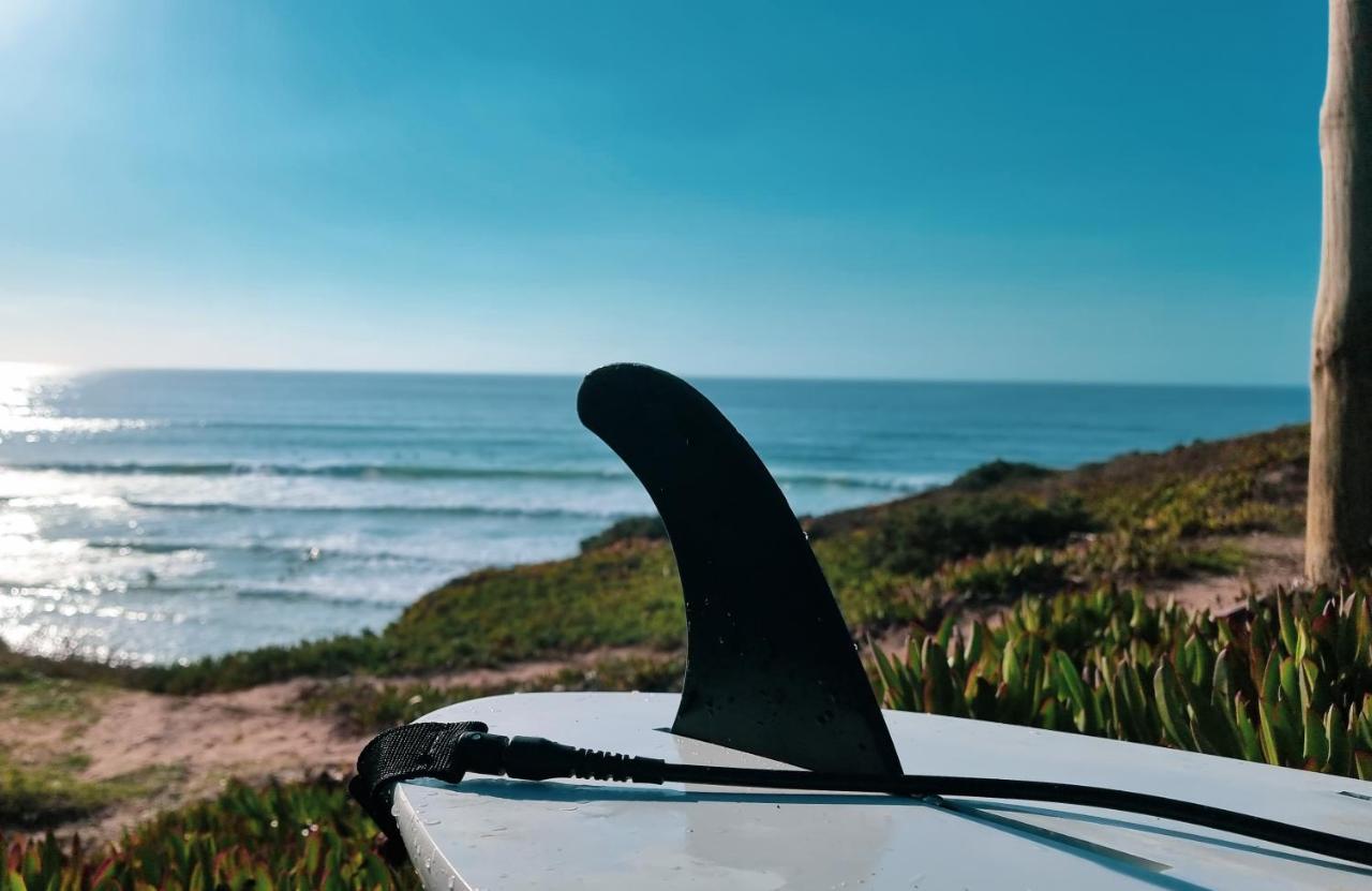 ホテル Tika Surf Camp Ericeira Carvoeira エクステリア 写真