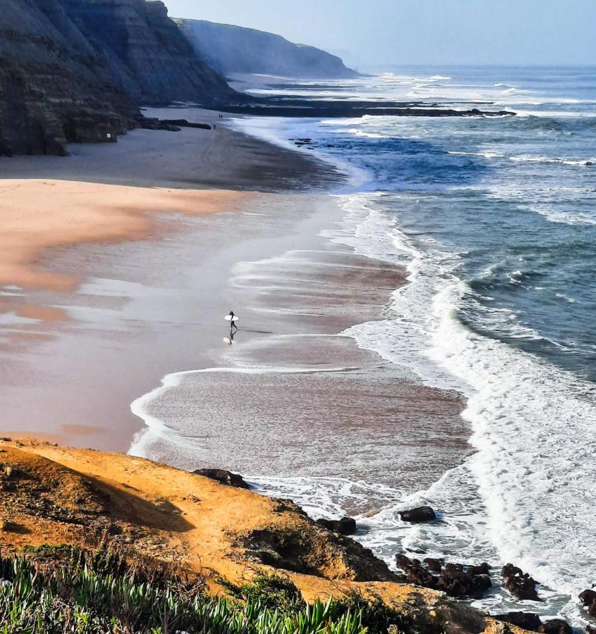 ホテル Tika Surf Camp Ericeira Carvoeira エクステリア 写真